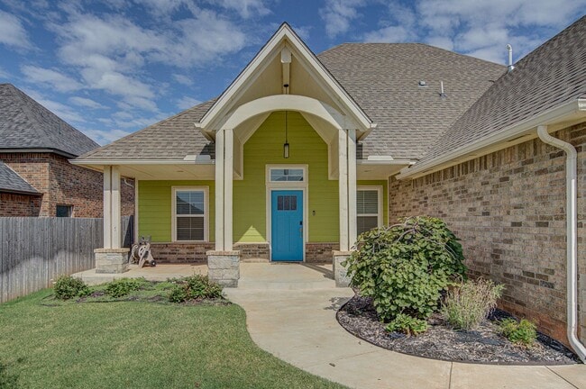 Building Photo - Beautiful Custom 3BD/1.5BTH Home In Moore ...