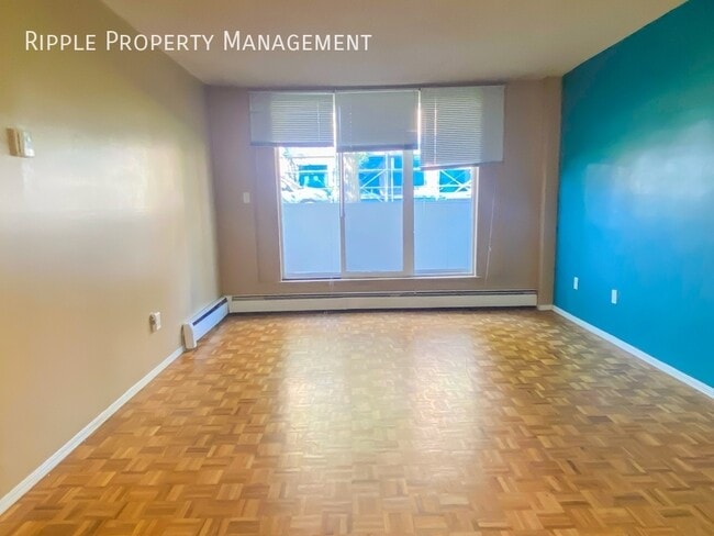 Building Photo - Modern 2 Beds, 1 Baths Apartment/Condo | N...
