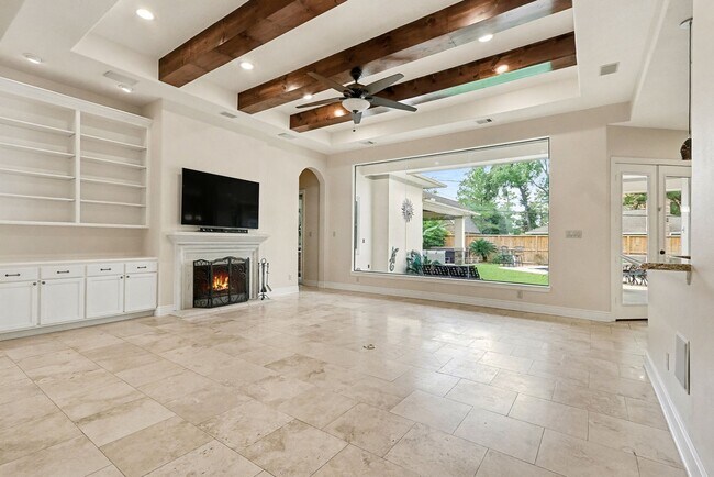 Foto del edificio - 1611 Lynnview Dr