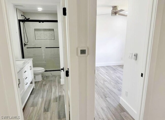 Foto del edificio - 6478 Royal Woods Dr