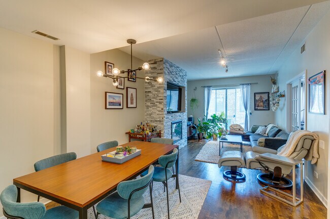 Foto del edificio - 1515 N Wells St