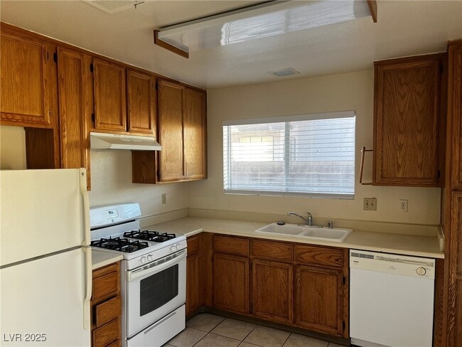 Building Photo - 634 Freeburg Pl