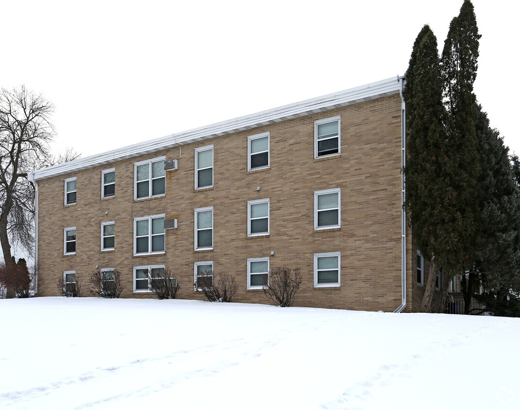 Building Photo - Roseville Terrace