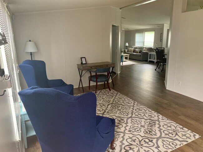 Foto del edificio - 1867 Avon Rd