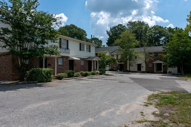 Exterior - 1430-1432 Aralia Dr