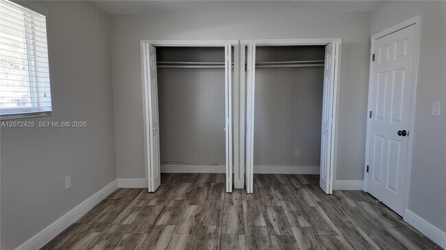 Foto del edificio - 220 SW 80th Ave