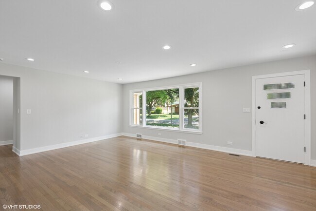 Foto del edificio - 5136 Coyle Ave