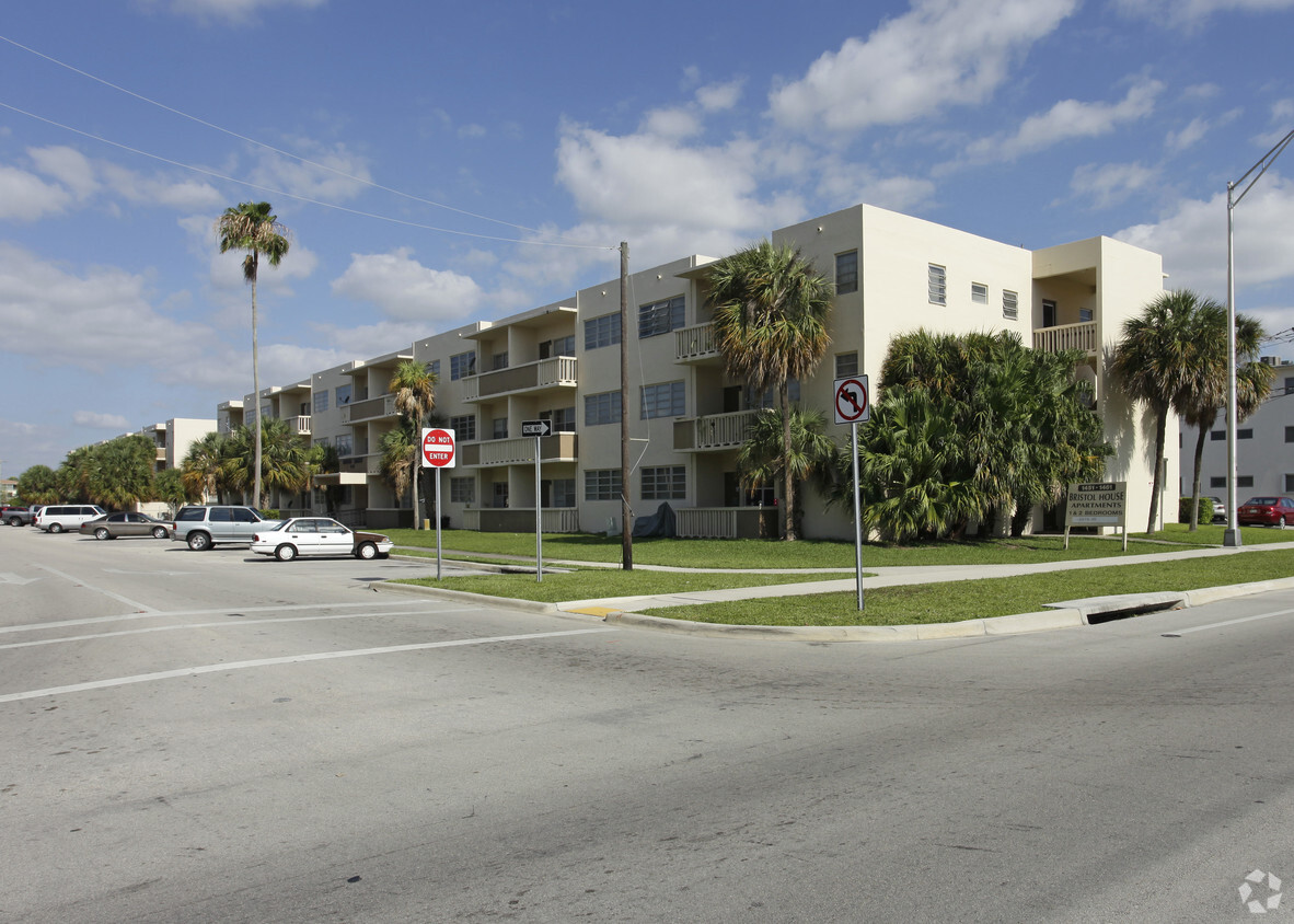 Primary Photo - Bristol House Apartments