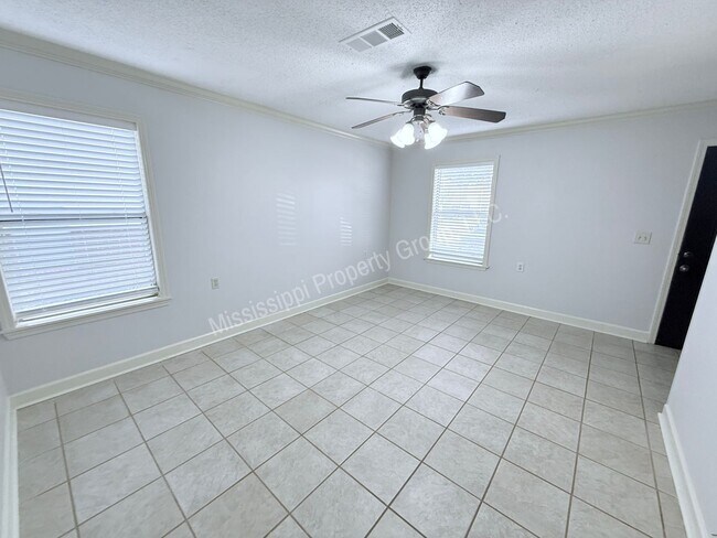 Building Photo - 2BR/2.5BA FOR RENT