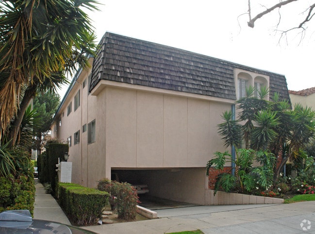 Building Photo - 430 S Maple Dr