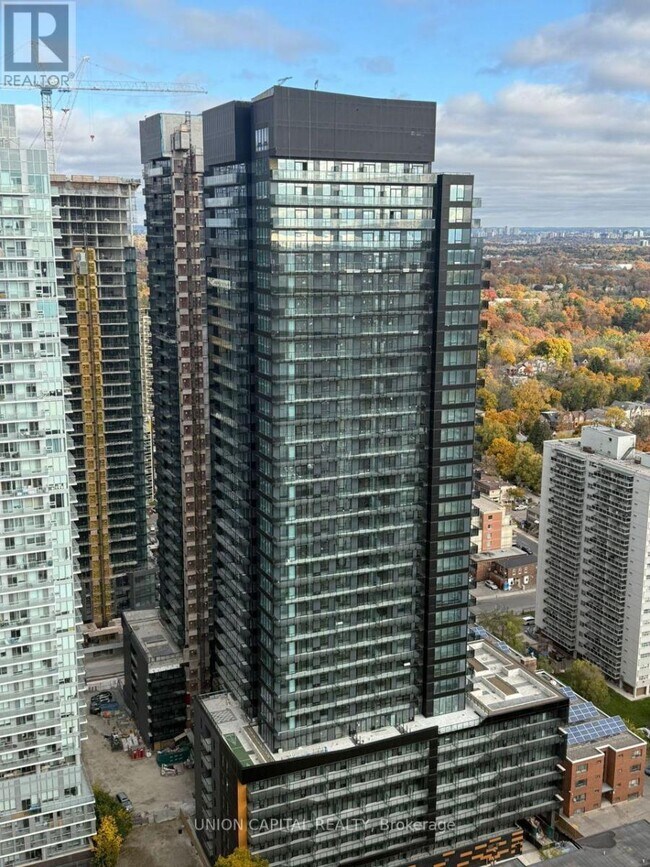 Photo du bâtiment - 127 Broadway Ave