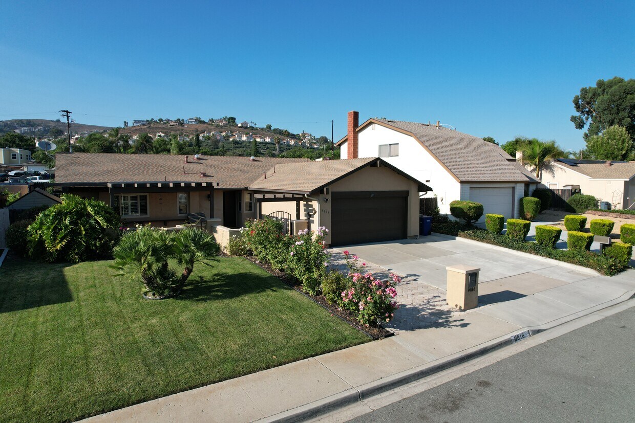 Primary Photo - 9816 Costa Lago St