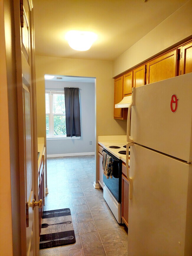 Foto del edificio - 3800 Sunnyfield Ct