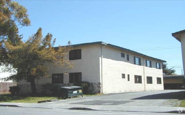 Building Photo - 1040 Clyde Ave