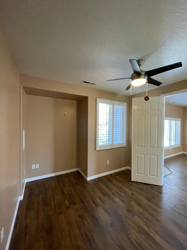 Foto del edificio - 3272 E Hidden Springs Dr