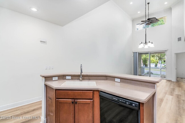 Foto del edificio - 208 Tin Roof Ave