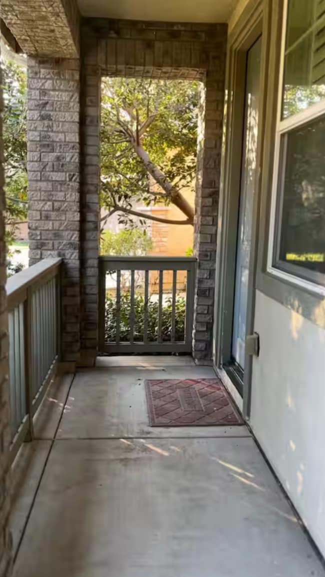 Foto del edificio - 3005 E Hopkins St