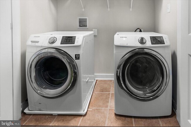 Building Photo - spacious 3-bedroom, 2 full and 2 half bathroom residence