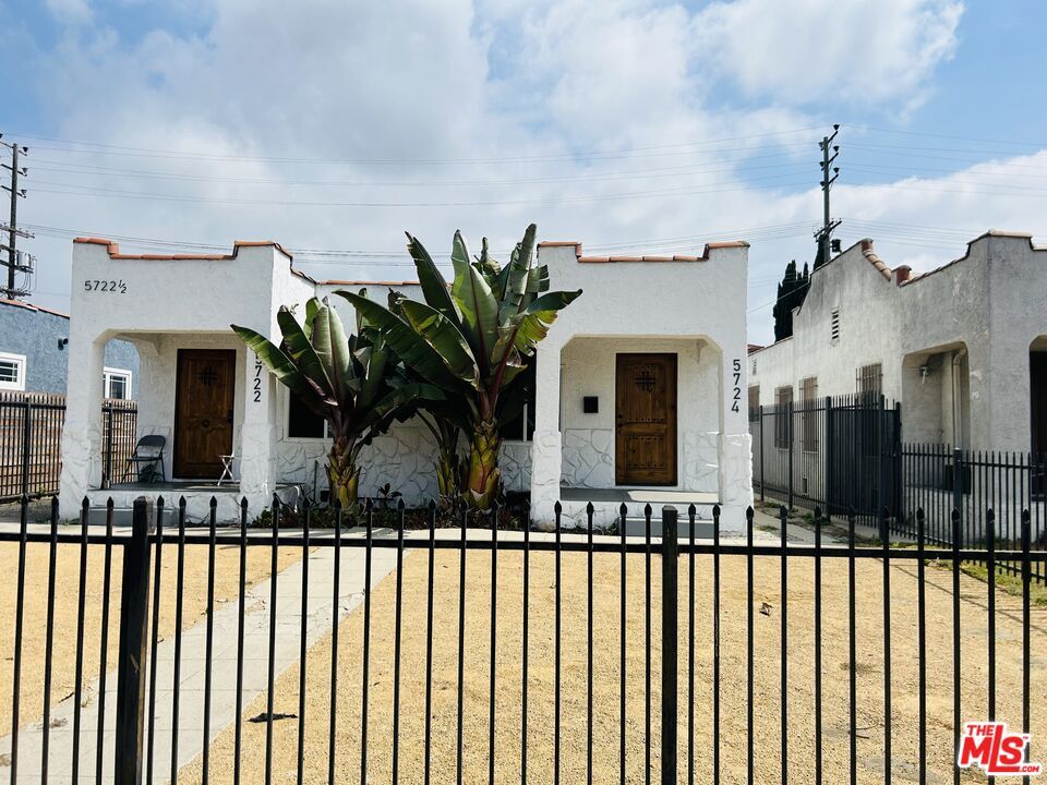 Primary Photo - 5722 S Manhattan Pl