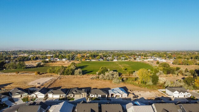 Building Photo - 3673 Julianite Ave