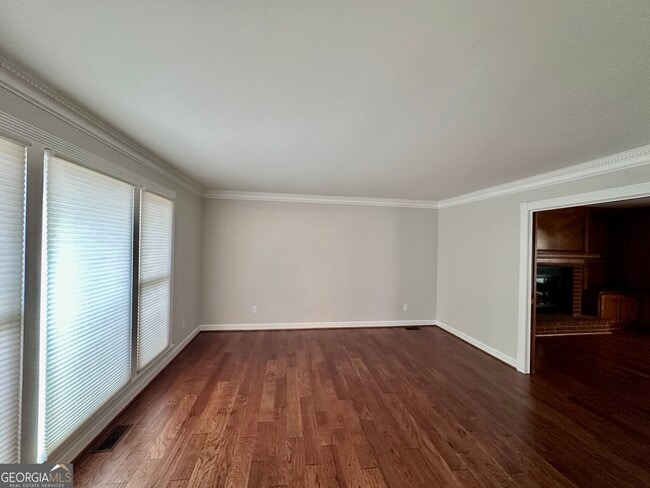 Building Photo - 3363 Somerset Trace