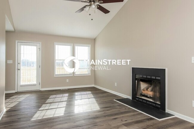 Building Photo - 3 Bedroom Pet-Friendly Home in Smithfield, NC with Main Street Renewal