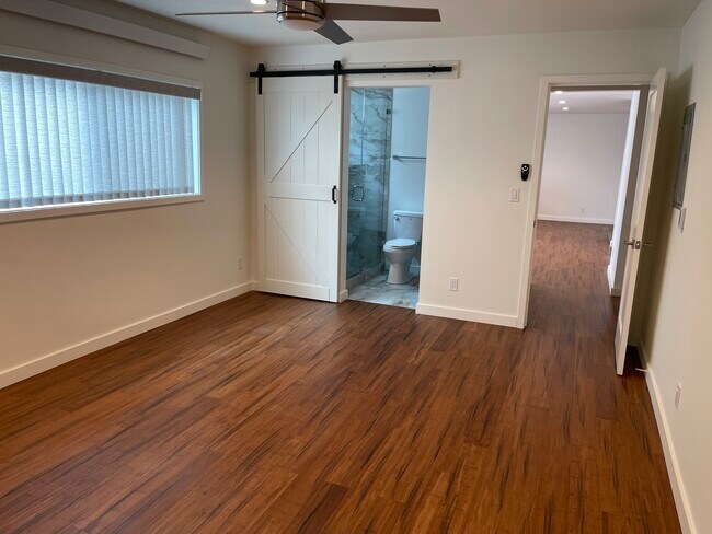 Foto del edificio - 11738 Darlington Ave