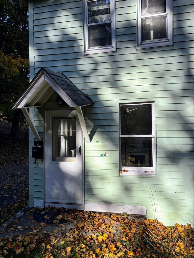 Primary Photo - 7 Barton Hill Rd