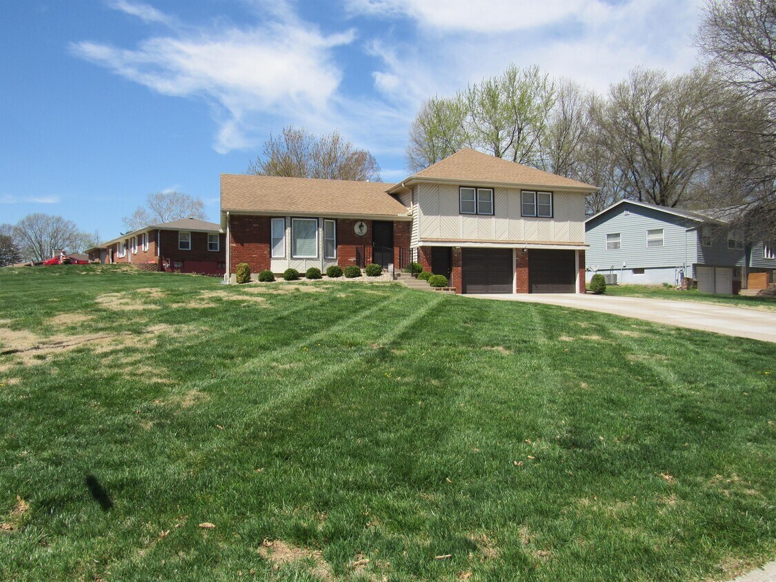 7300 N Woodland Ave, Kansas City, MO 64118 House for Rent in Kansas