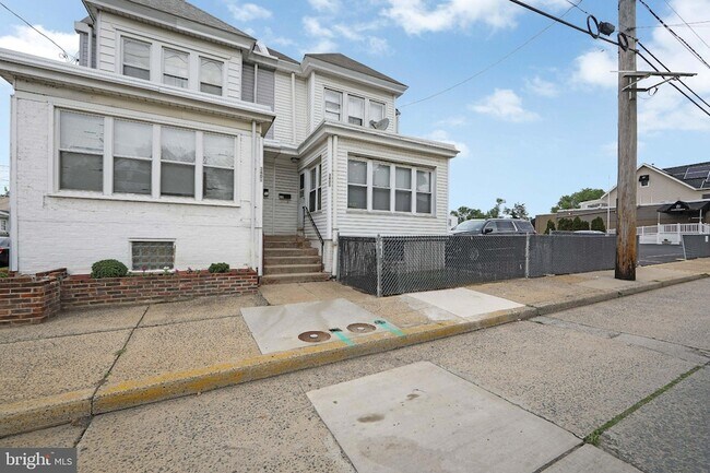 Foto del edificio - 3403 River Rd