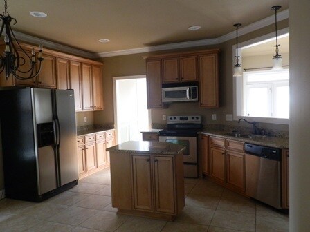 Foto del edificio - 1325 Tulip Ct