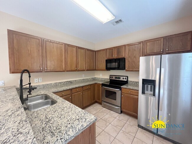 Building Photo - Ideally situated Niceville Townhome, Call Today!