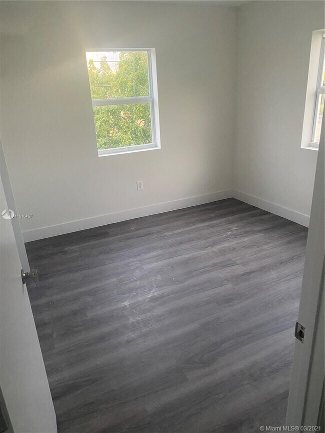 Foto del edificio - 1710 NW 1st Ct