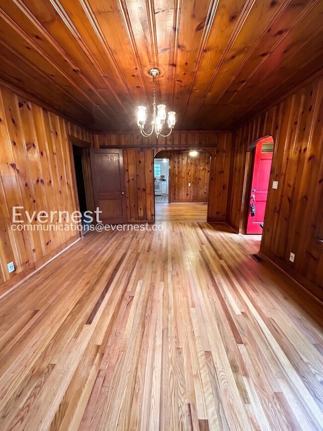 Building Photo - 433 Holt Ave