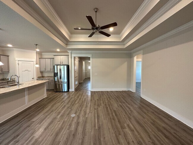 Building Photo - 4 Bedroom 3 Bath Craftsman Style Home off Beulah Rd!