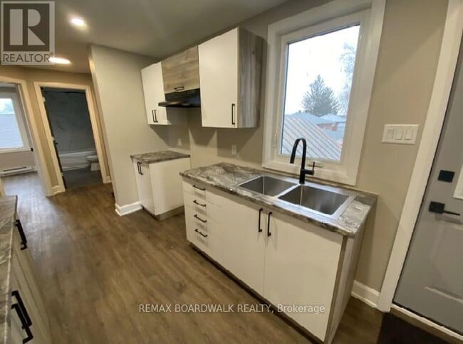 Building Photo - UNIT A - 4534 STE CATHERINE STREET