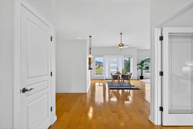 Foto del edificio - 5208 Doon Way