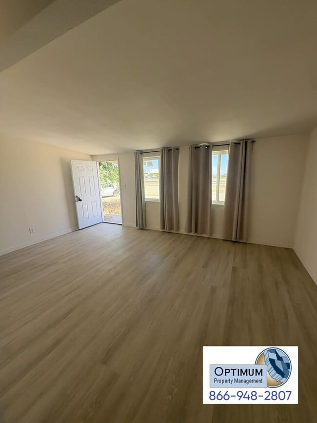 Building Photo - 16823-16823 Bear Valley Rd