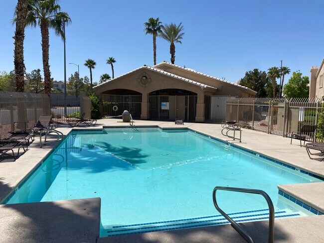 Building Photo - Upgraded townhome in gated Silverado Ranch...