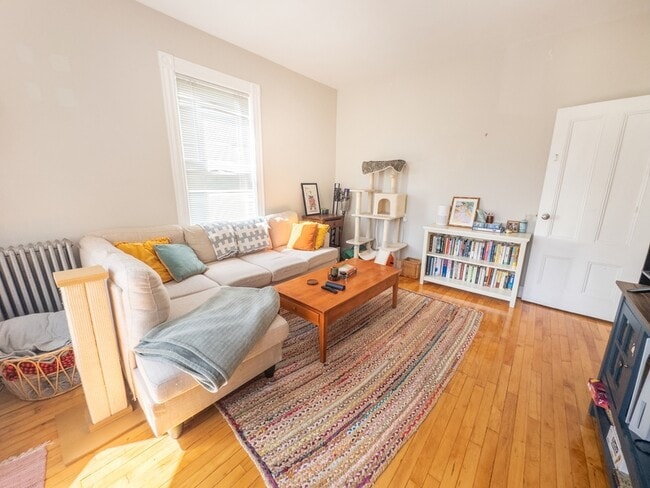 Photo - 35 1/2 Essex Street Apartment