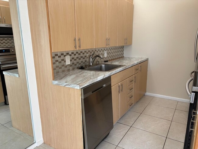 Foto del edificio - 3038 Exeter C