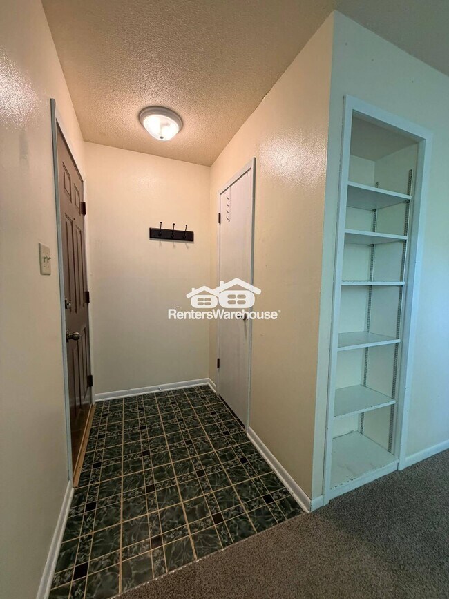 Foto del edificio - 1215 Cummins Pkwy