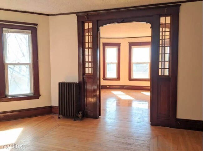 Foto del edificio - 4 br, 2 bath  - 31 Whitman St Apt 3