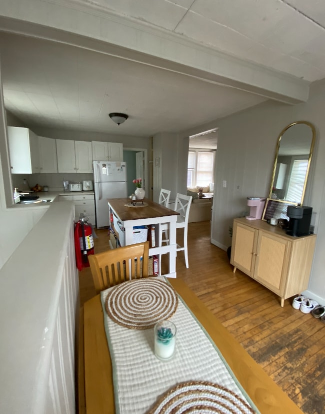 Building Photo - 1012 16th St N