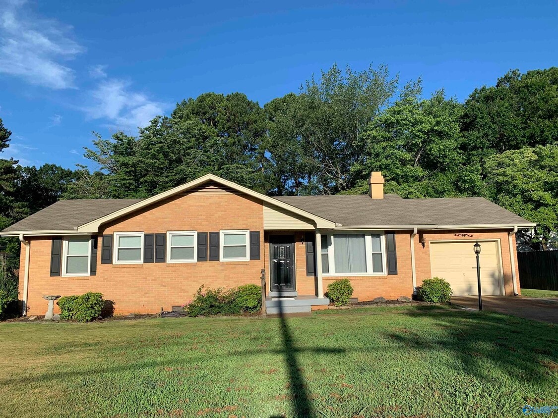 7714 Holland Dr SW, Huntsville, AL 35802 House for Rent in Huntsville