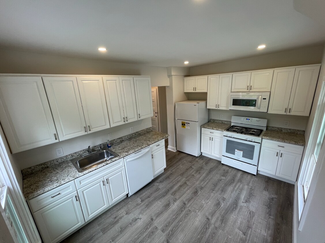 Foto principal - 7 Oakwood Ave