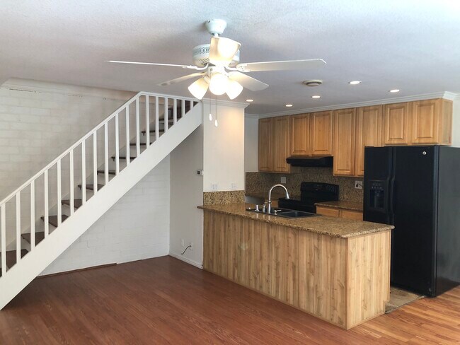 Building Photo - 5718 Allen Ave