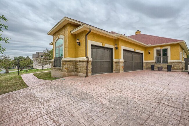 Foto del edificio - 15207 Nightingale Ln
