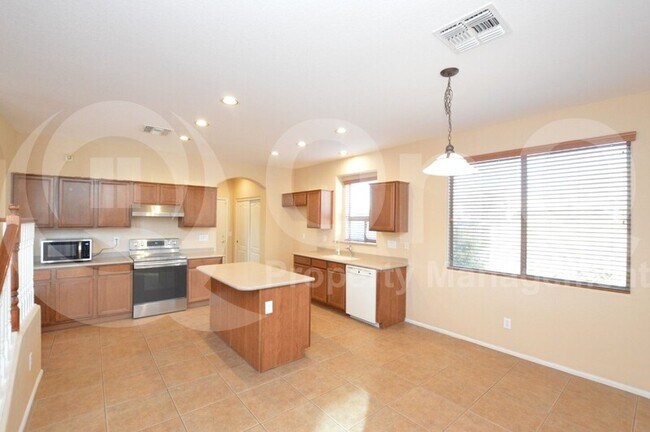 Foto del edificio - 4631 W Desert Ln