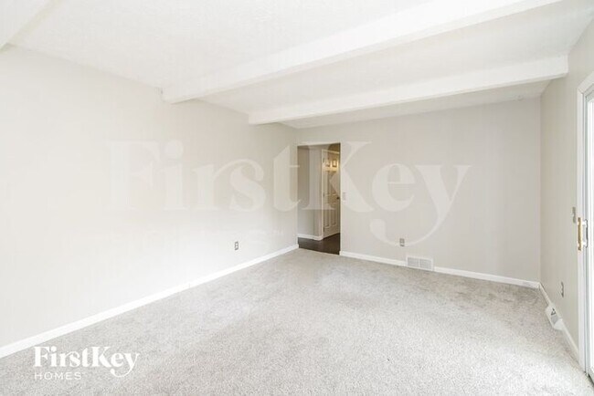 Building Photo - 842 Meadow Ridge Dr